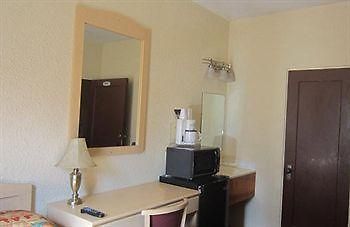 סלינס Traveler'S Hotel מראה חיצוני תמונה