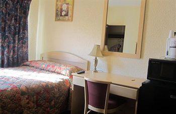 סלינס Traveler'S Hotel מראה חיצוני תמונה