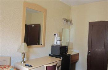 סלינס Traveler'S Hotel מראה חיצוני תמונה